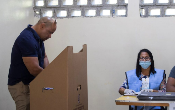Colegios electorales cierran sus puertas