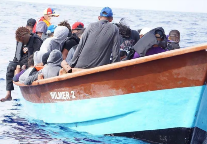 Detienen 13 inmigrantes indocumentados procedentes de RD en Isabela