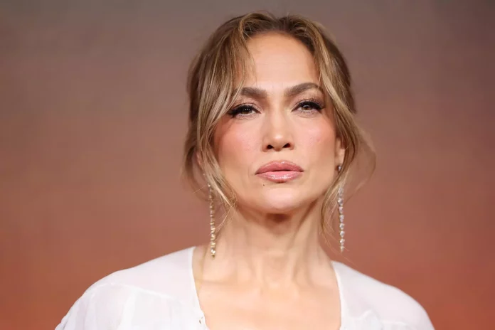Jennifer López cancela gira de verano para estar con sus hijos y familiares