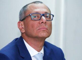 Exvicepresidente Glas de Ecuador busca frenar pericia a celulares