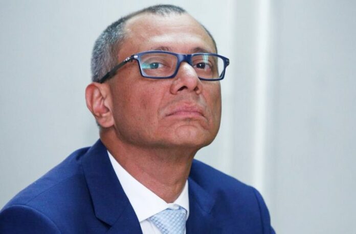 Exvicepresidente Glas de Ecuador busca frenar pericia a celulares