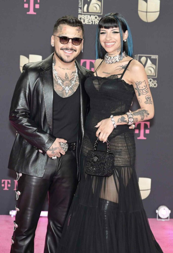 Christian Nodal confirma separación de Cazzu