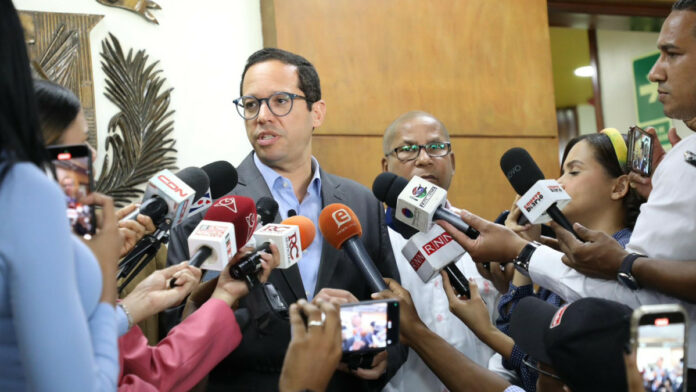 PC denuncia documental y spot de Abinader violan Ley de Régimen Electoral