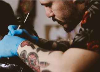 Los tatuajes podrían aumentar el riesgo de desarrollar cáncer