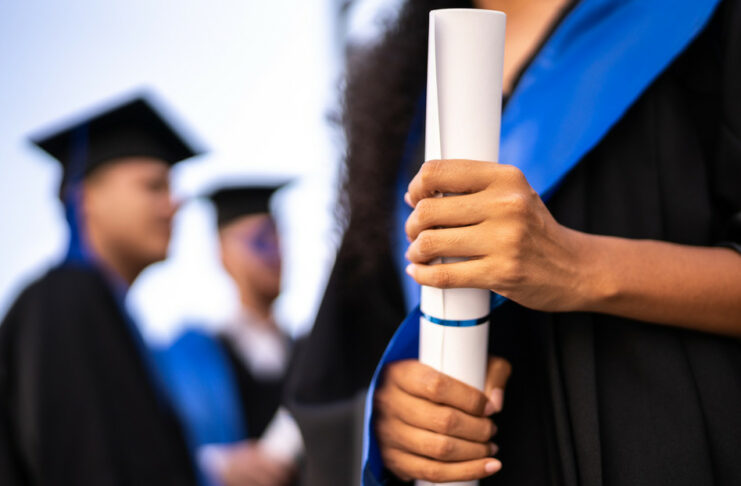 Estudiante estafa a sus compañeros y huye con más de 45.000 dólares para la fiesta de graduación