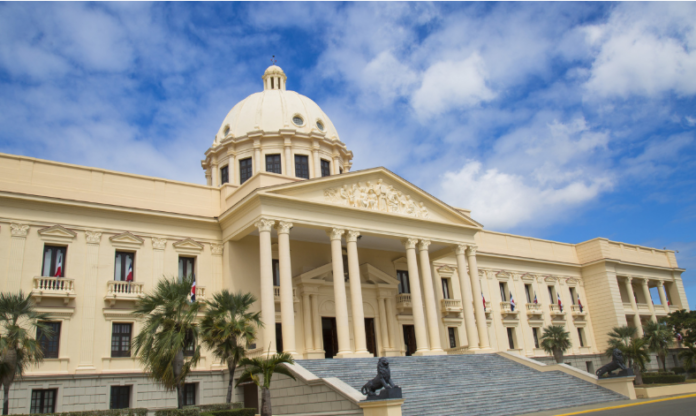 Abinader emite Decreto 337-34 que crea Comisión Meta RD 2036