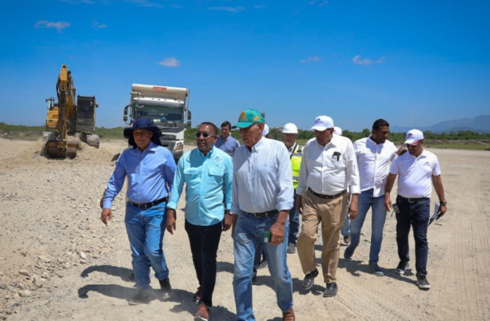 Construcción de aeropuerto de San Juan avanza conforme al cronograma