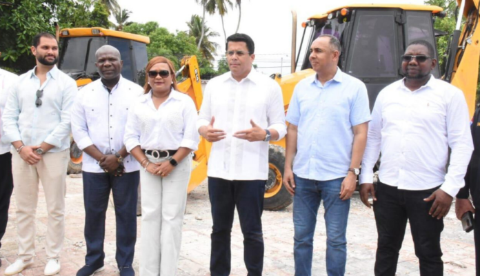 Turismo continúa con la intervención en Guayacanes para fortalecer ese destino