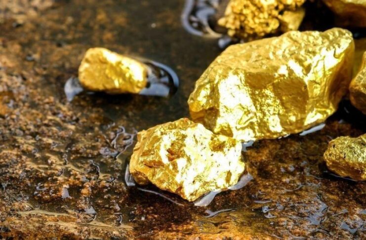 Precios del oro bajan debido a conflictos