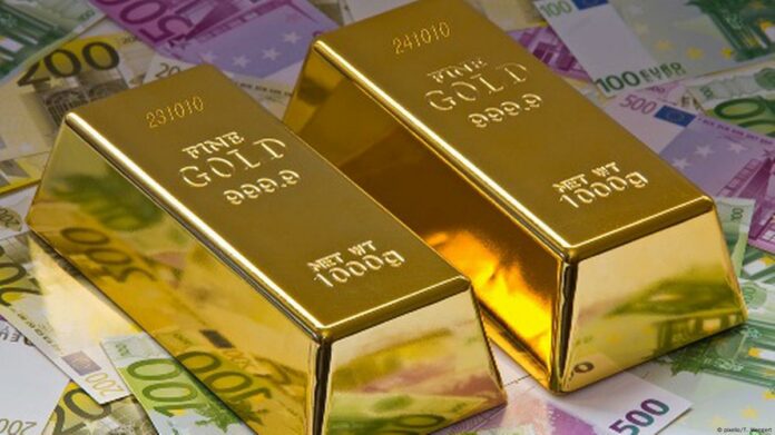 Sube precio del oro en medio de complejidades económicas