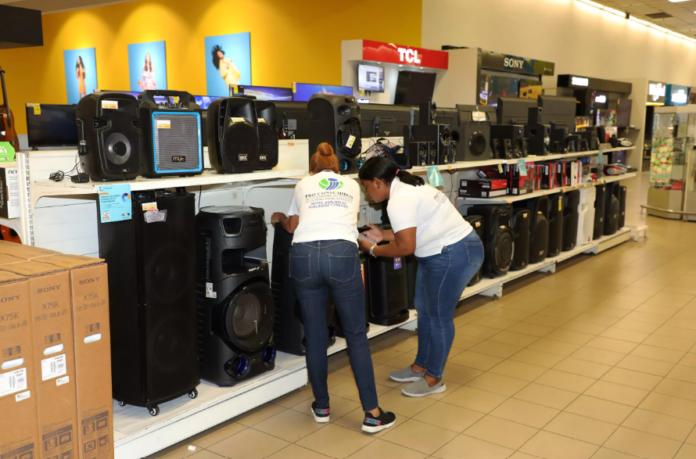 Proconsumidor realiza operativos para evitar engaños en ofertas por Día de los Padres