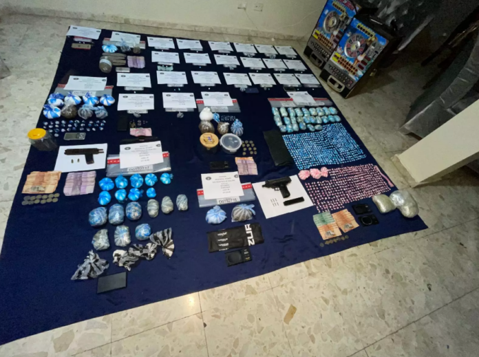 Confiscan más 10 mil gramos de drogas y arrestan 23 personas en SFM