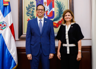Vicepresidenta juramenta nuevos ministros de Administración Pública y de la Juventud