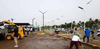 Autoridades continúan labores de limpieza tras paso del huracán Beryl