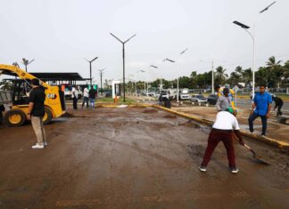 Autoridades continúan labores de limpieza tras paso del huracán Beryl