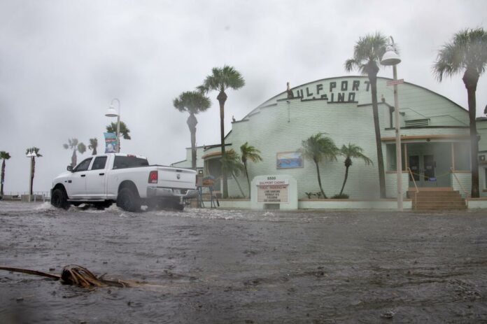Florida bajo impacto de huracán Debby