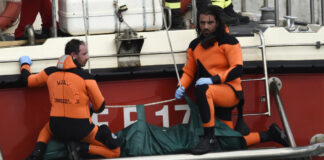 Hallan cuerpos del magnate Michael Lynch y su hija en el yate que naufragó frente a las costas de Italia