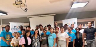 Motor Crédito imparte charla de educación financiera a jóvenes de Villas Agrícolas