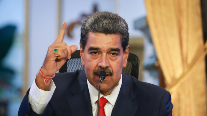 Maduro anuncia una renovación de la mitad del gabinete