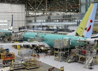 Nuevos testimonios hunden más a Boeing, rodeado de escándalos