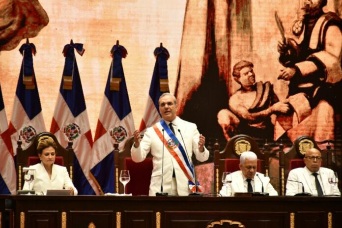 Abinader reitera profundizará libertades y justicia social en este nuevo período