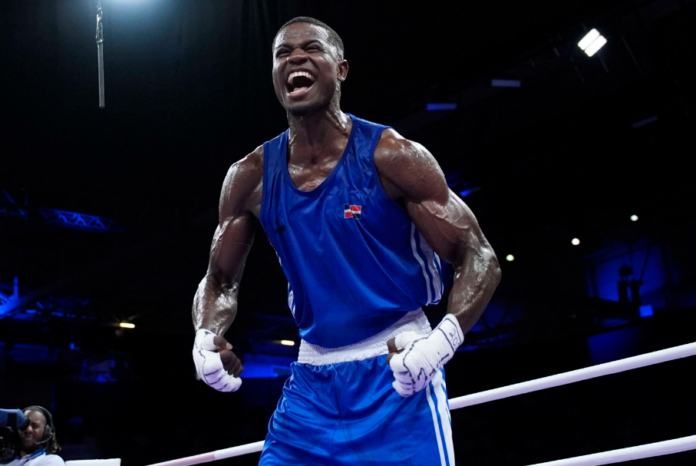 Cristian Pinales gana y asegura bronce en Juegos Olímpicos