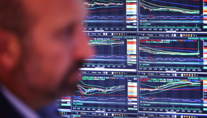Wall Street abre con fuertes caídas en sus principales índices