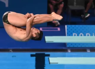 Jonathan Ruvalcaba pasa a la final de clavados en París 2024