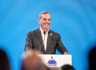 Abinader lanza #LAencuesta en su canal de WhatsApp