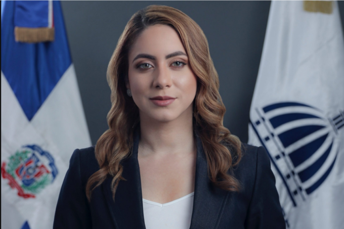 Gloria Reyes: “la meta es erradicar la pobreza extrema”