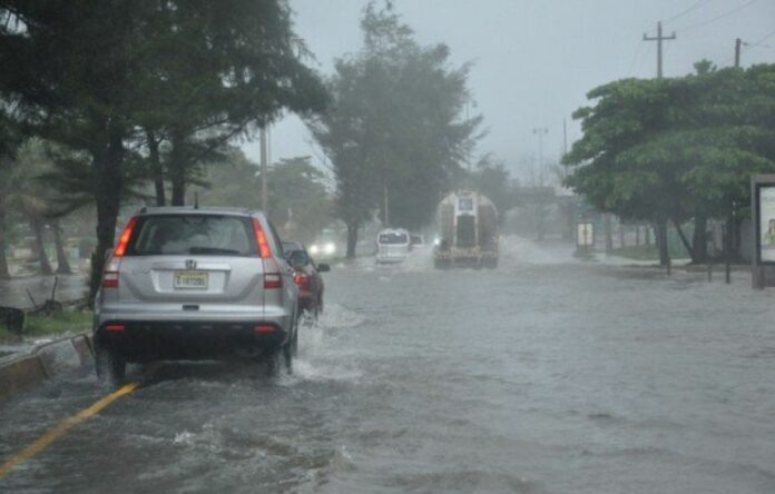 Vaguada y efectos locales provocarán aguaceros y tormentas eléctricas