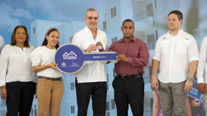 Abinader sigue inaugurando nuevas obras en todo el país