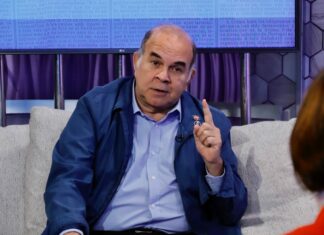 Pelegrín Castillo advierte gobierno debe proceder con parturientas haitianas