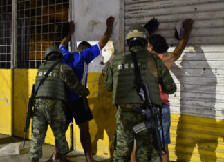 Al menos siete personas mueren en Ecuador en una masacre en una gallera