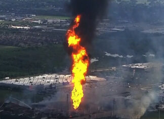 Explosión en un oleoducto en Texas