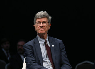 Jeffrey Sachs: El conflicto ucraniano está ligado a los objetivos de hegemonía mundial de EE.UU.