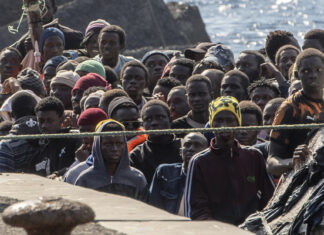 Más de 2.600 inmigrantes llegan a las Canarias en una semana