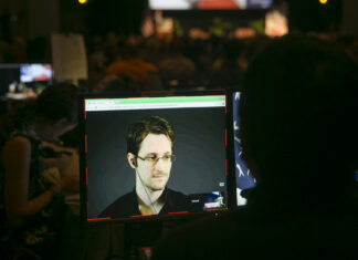 Snowden sugiere posibles vínculos de la inteligencia de EE.UU. con el presunto atacante de Trump