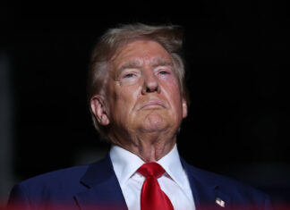 Trump responsabiliza la retórica de Biden y Harris por el nuevo intento de asesinato