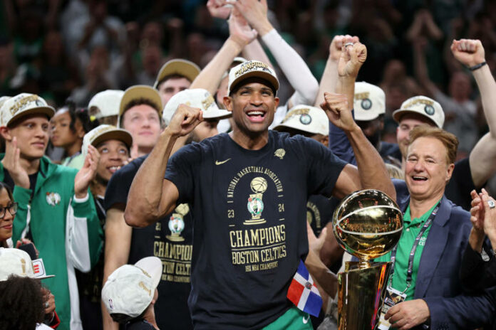 Al Horford trae por primera vez el trofeo de campeón NBA Larry O’Brien