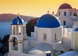 Grecia cobrará una tasa para entrar en crucero a Santorini y Miconos
