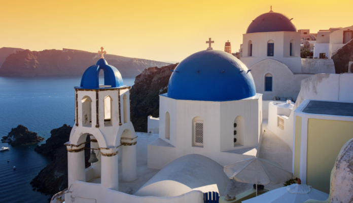 Grecia cobrará una tasa para entrar en crucero a Santorini y Miconos