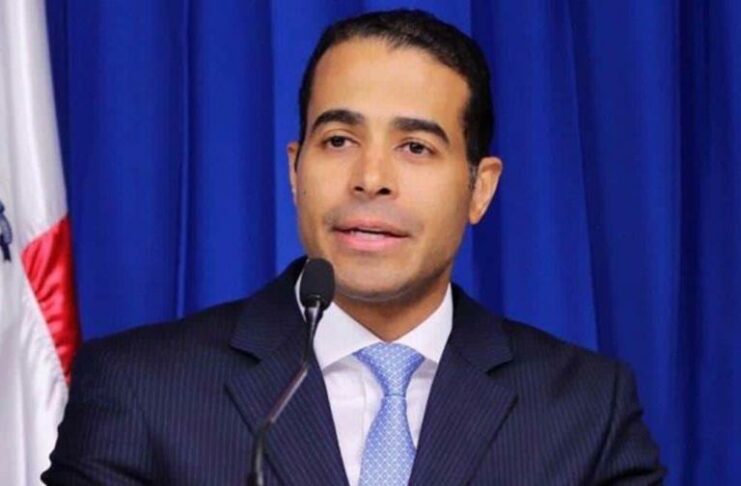 José Dantés dice publicidad oficial es una burla