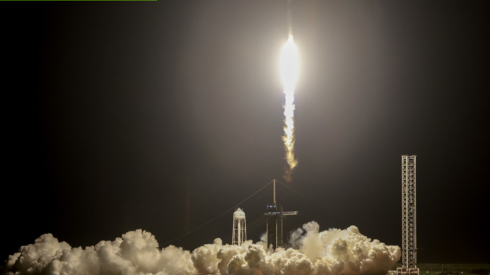 SpaceX lanza una misión para realizar la primera caminata espacial privada