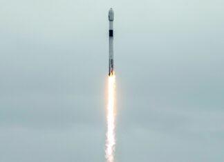 Agencia Espacial Europea negocia con SpaceX su participación en la limpieza de la basura espacial