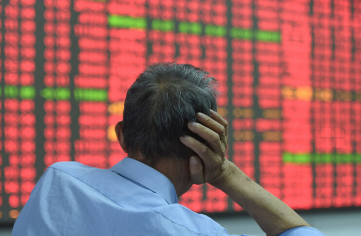 Bolsas chinas baten antirécord debido a la incertidumbre económica
