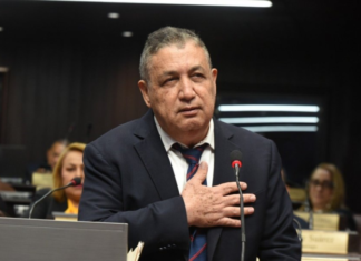 Diputado Gustavo Sánchez pide disculpas a senadora Aracelis Villanueva tras altercado