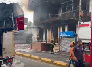 Se registra incendio en tienda de muebles en Herrera, SDO