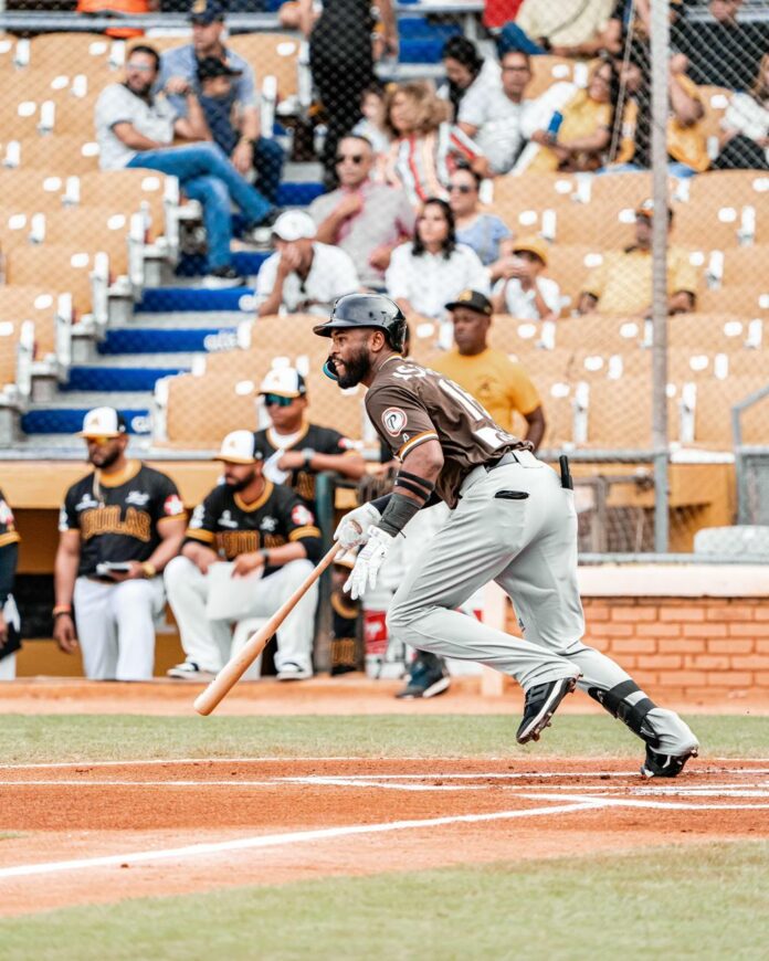 Gigantes tiran blanqueada de dos hits a las Águilas