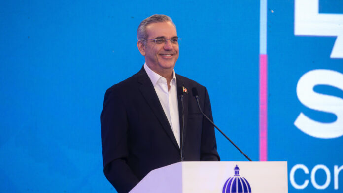Abinader presenta avances en abastecimiento y acceso de medicamentos de Promese/CAL